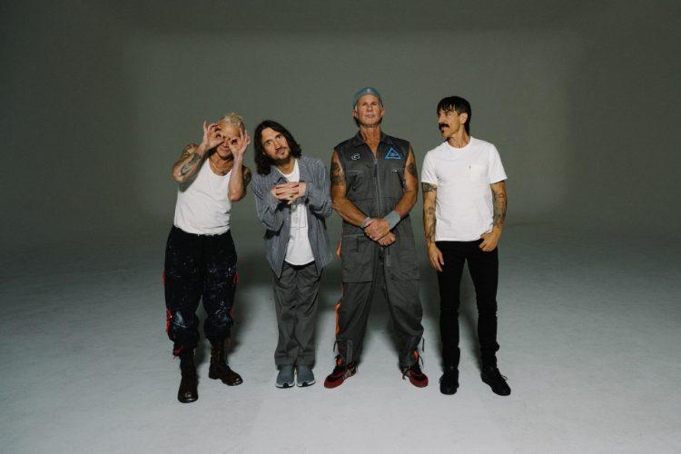Red Hot Chili Peppers estrena «Black Summer»